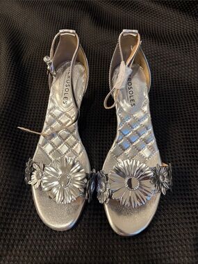 AEROSOLES Silver Floral Quilted Slingback Sandals
